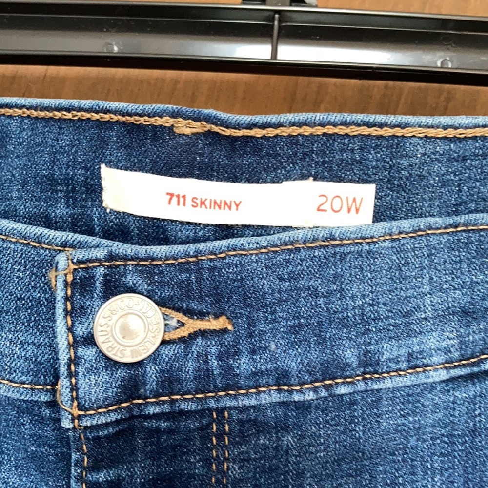 Levi’s 711 mid rise Skinny distressed jean hypersoft 16W - Picture 7 of 17